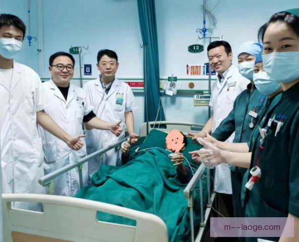 武林风医疗暂停引发争议，比赛节奏被迫中断